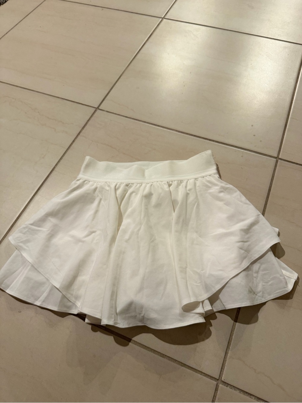 Lululemon court rival skirt